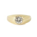 A GENTLEMAN'S 18CT GOLD 1.5CT DIAMOND RING