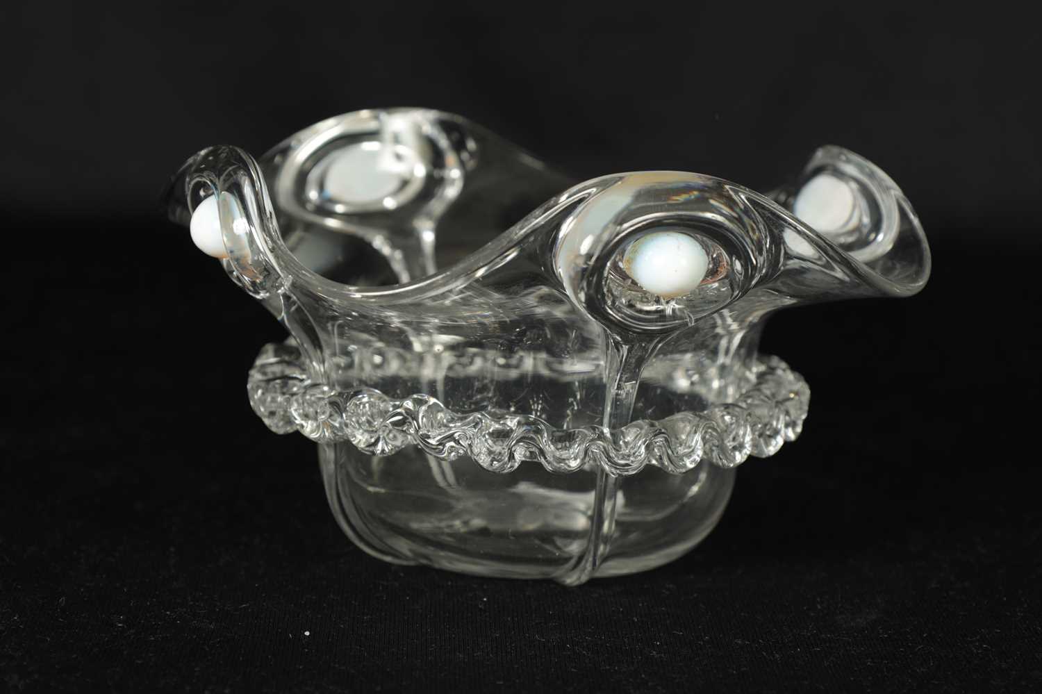 AN ART NOUVEAU CLEAR GLASS SHAPED BOWL WITH OPALESCENT JEWELS - Image 6 of 7