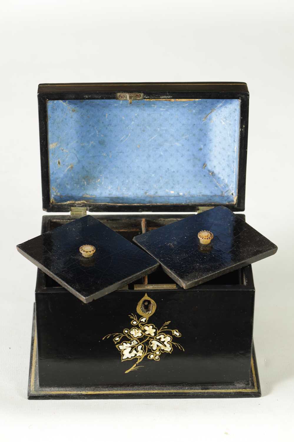 A 19TH CENTURY MOTHER OF PEARL INLAID LACQUERED TEA CADDY - Image 9 of 11