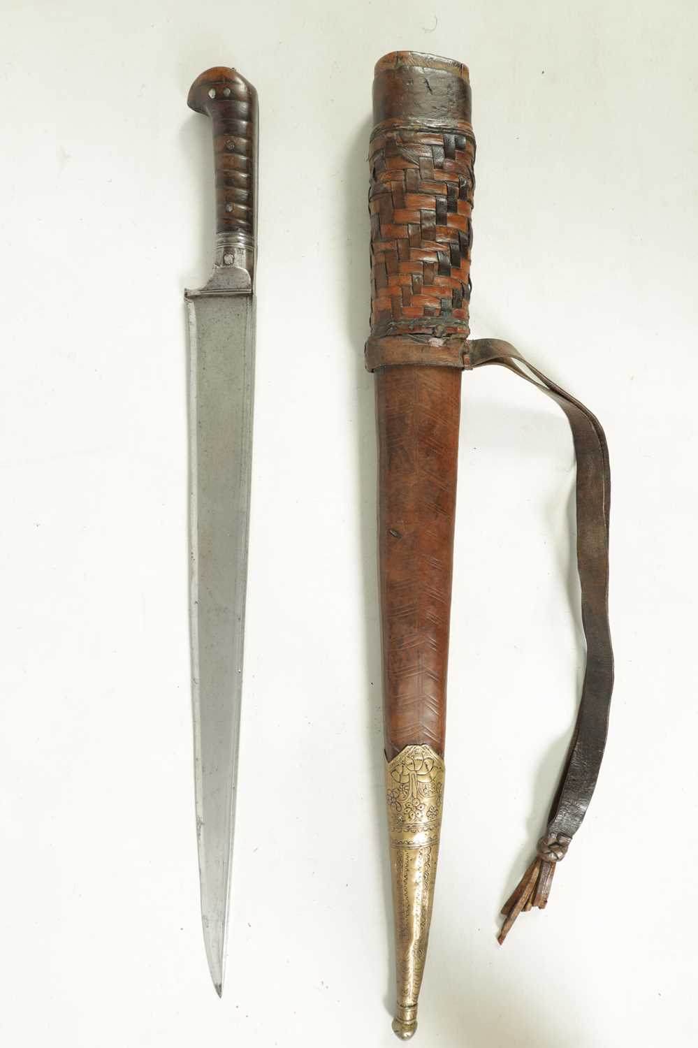 A 19TH CENTURY INDIAN KHYBER KNIFE - Image 8 of 10