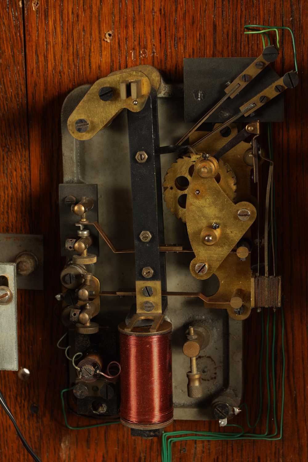 AN EARLY 20TH CENTURY SILENT ELECTRIC CLOCK CO. MASTER CLOCK - Image 3 of 8