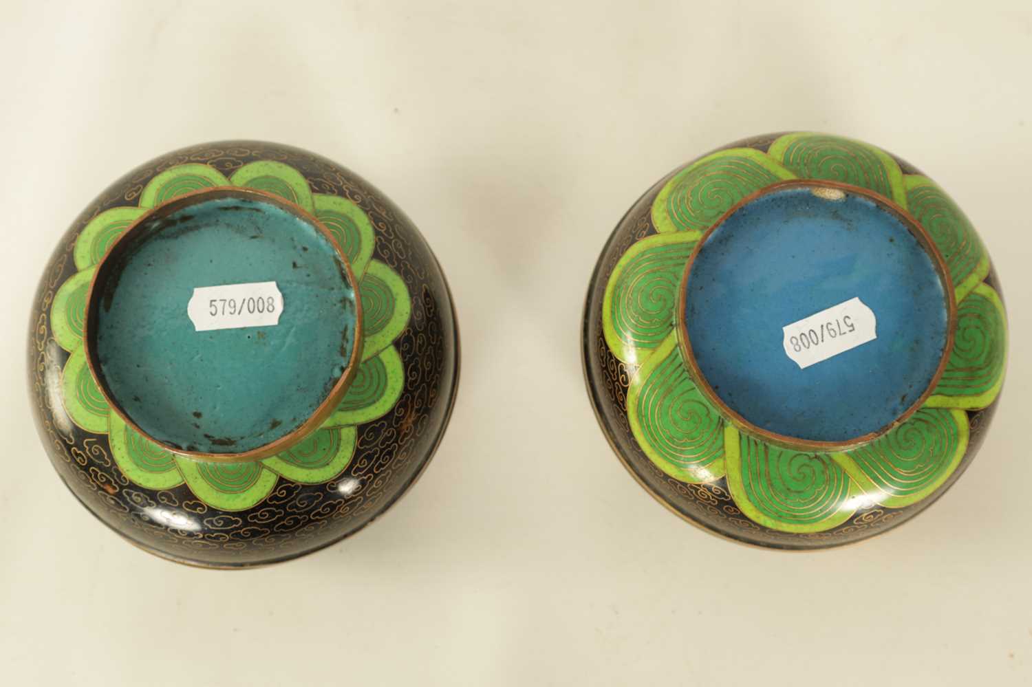 TWO 19TH CENTURY CHINESE CLOISONNÉ ENAMEL BOWLS AND COVERS - Image 6 of 12