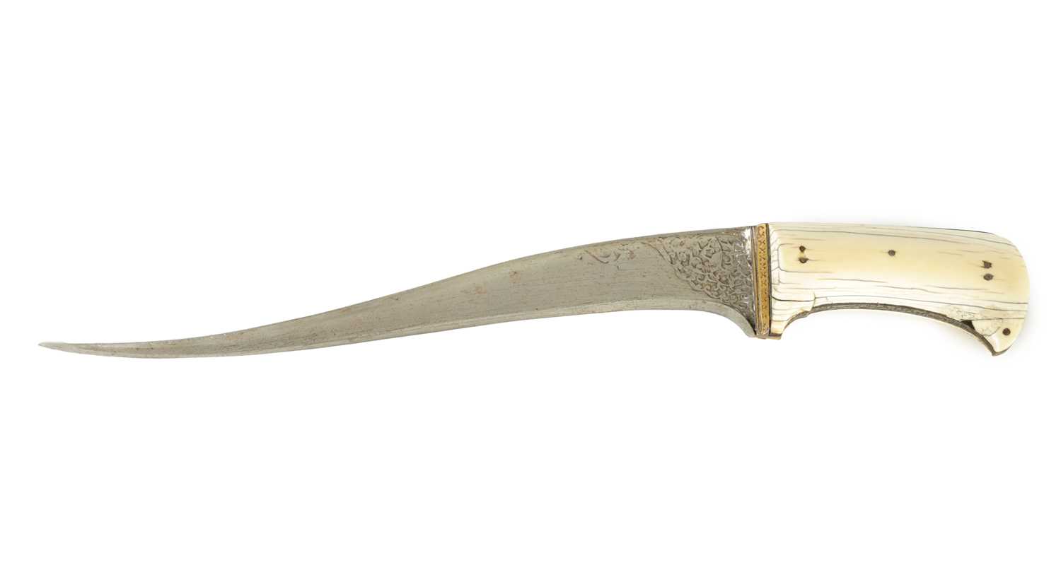 A FINE LATE 18TH/EARLY 19TH CENTURY MUGHAL MARINE IVORY - HILTED GOLD INLAID PESH KABZ DAGGER