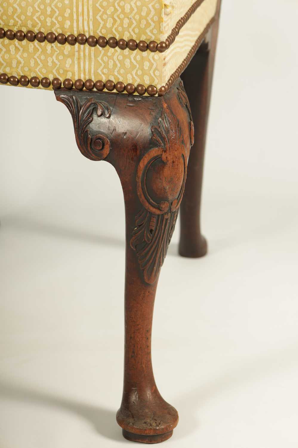 A FINE PAIR OF GEORGE II MAHOGANY UPHOLSTERED SIDE CHAIRS OF GENEROUS SIZE - Image 9 of 10