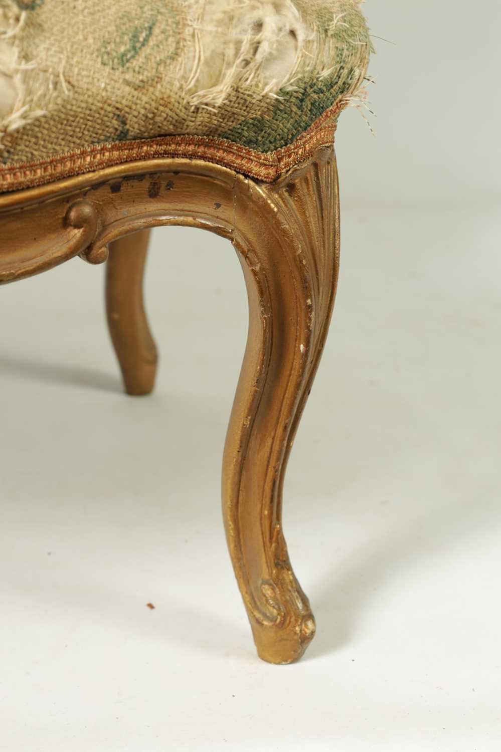 JEAN BAPTISTE TILLIARD AN 18TH CENTURY FRENCH CARVED GILT WOOD UPHOLSTERED OPEN ARMCHAIR - Image 6 of 13
