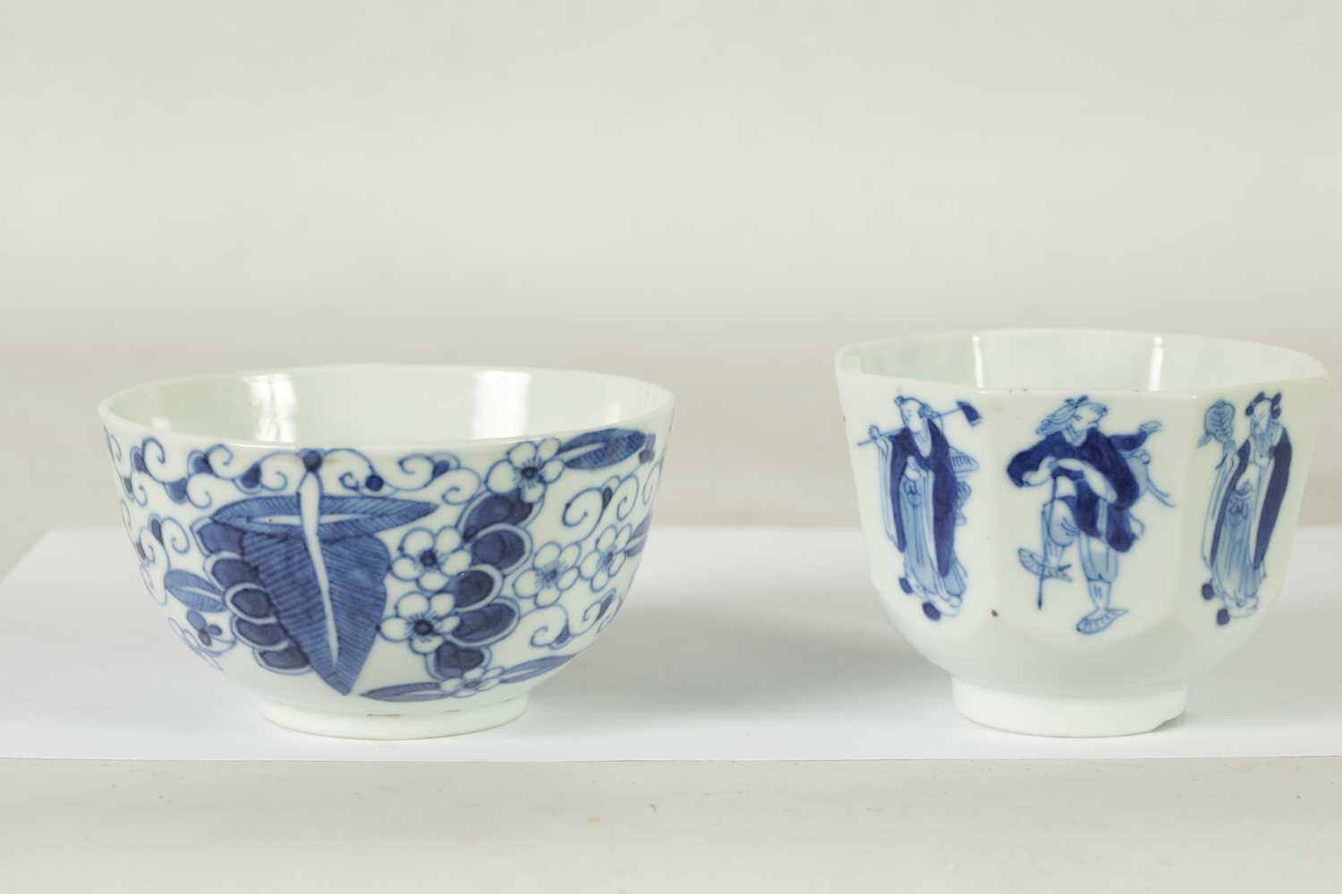 TWO 19TH CENTURY CHINESE BLUE AND WHITE TEA BOWLS - Image 5 of 12