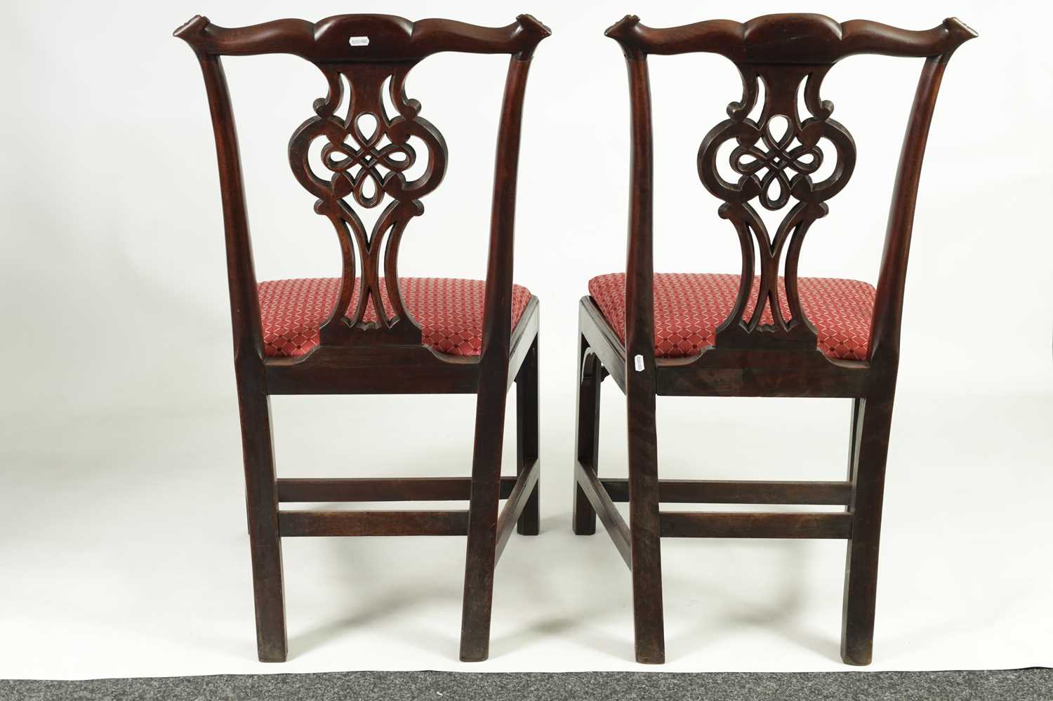 A PAIR OF GEORGE III CHIPPENDALE STYLE MAHOGANY SIDE CHAIRS - Image 6 of 7