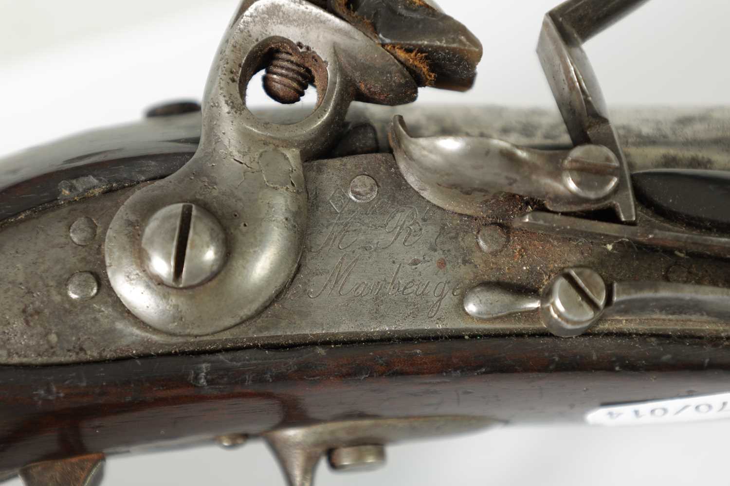AN EARLY 19TH CENTURY FRENCH FLINTLOCK SERVICE PISTOL SIGNED MAUBEUGE - Image 2 of 7