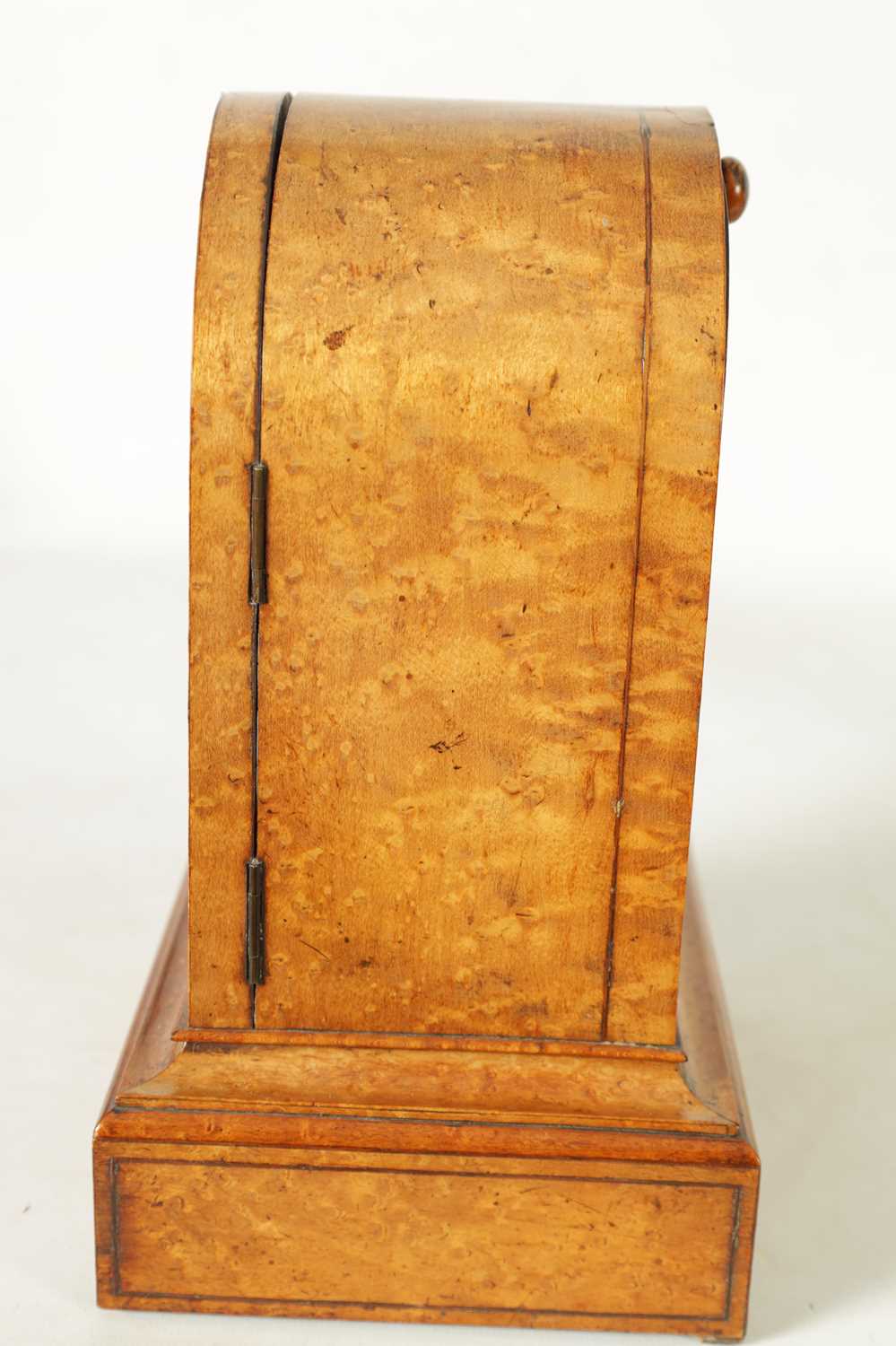 A MID 19TH CENTURY FRENCH BIRDSEYE MAPLE MANTEL CLOCK - Image 8 of 8