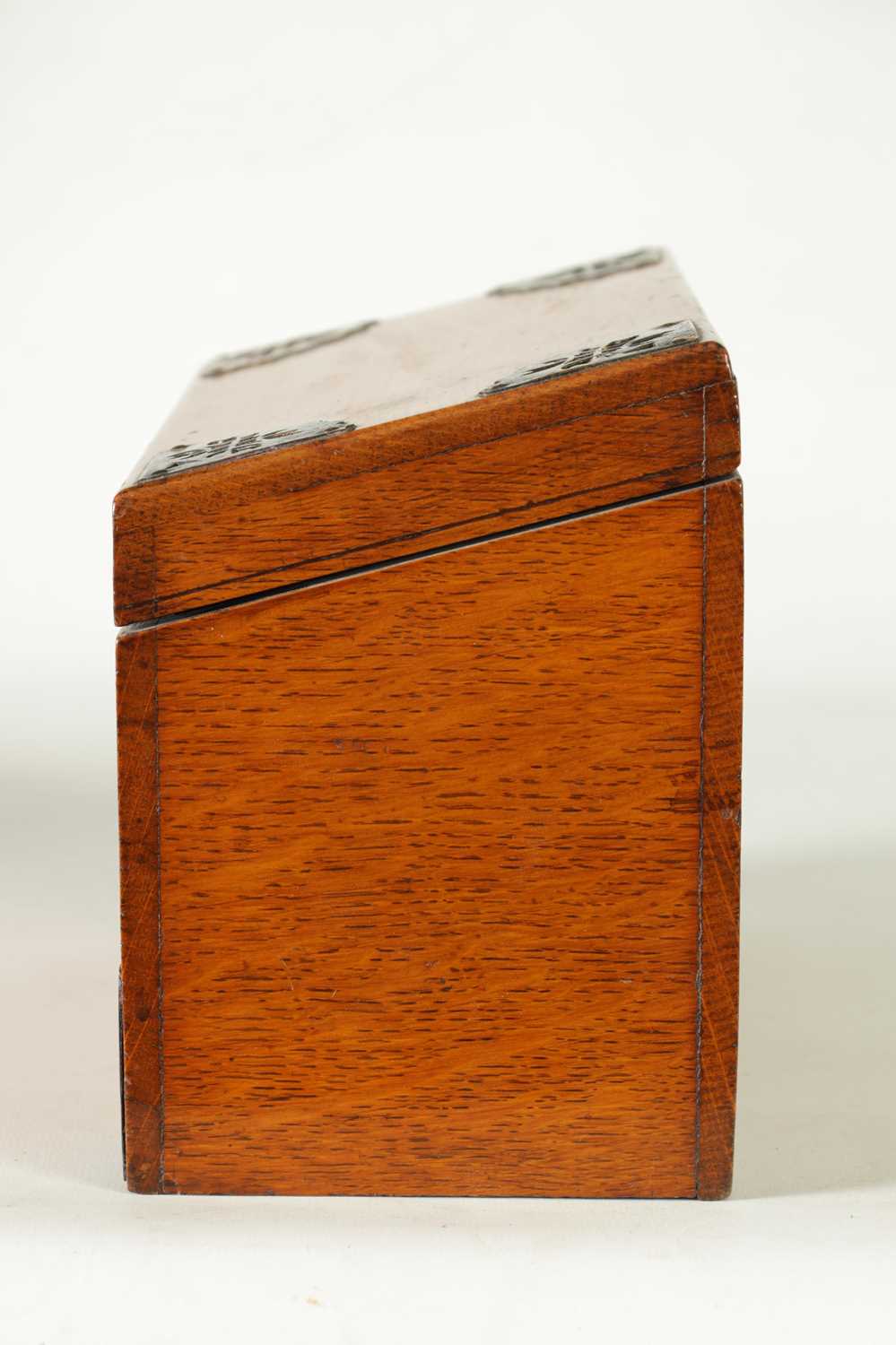 A 19TH CENTURY OAK AND BRASS MOUNTED STATIONARY BOX - Image 7 of 12