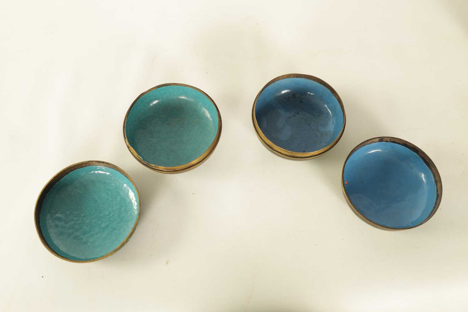 TWO 19TH CENTURY CHINESE CLOISONNÉ ENAMEL BOWLS AND COVERS - Image 4 of 12