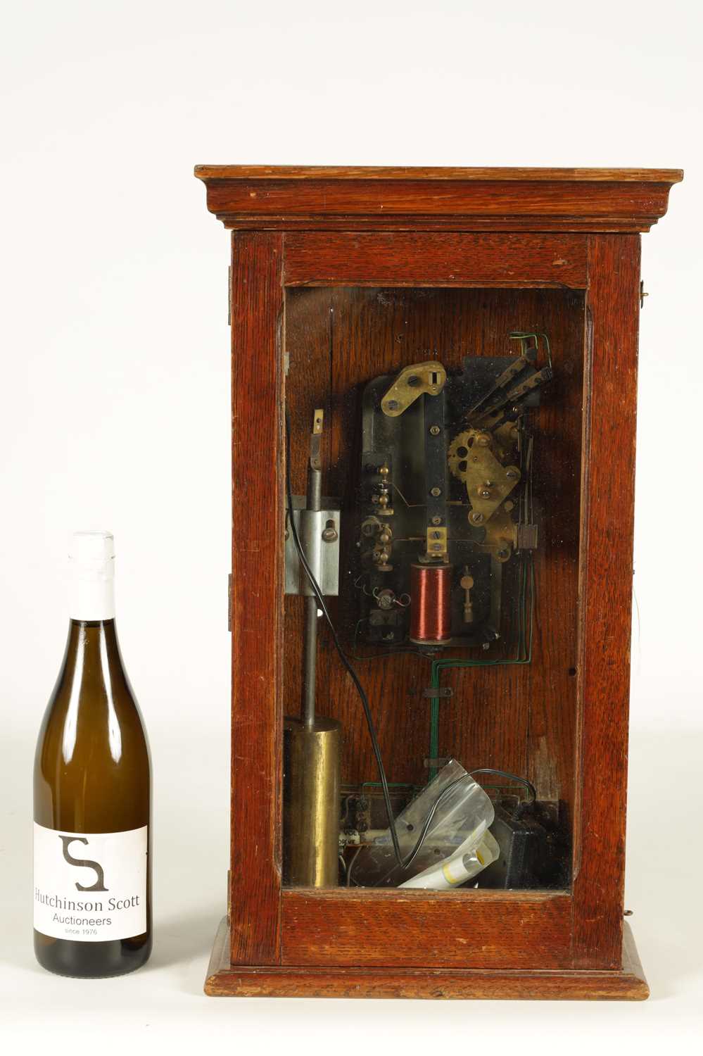 AN EARLY 20TH CENTURY SILENT ELECTRIC CLOCK CO. MASTER CLOCK - Image 2 of 8