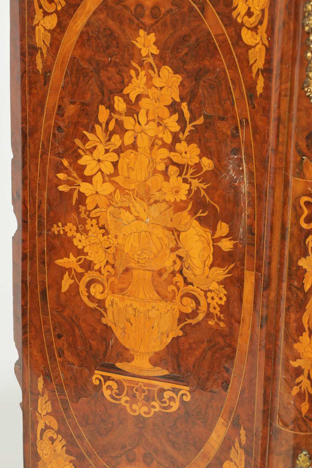 A FINE 19TH CENTURY ORMOLU MOUNTED WALNUT AND FLORAL MARQUETRY INLAID SERPENTINE SIDE CABINET - Image 6 of 16