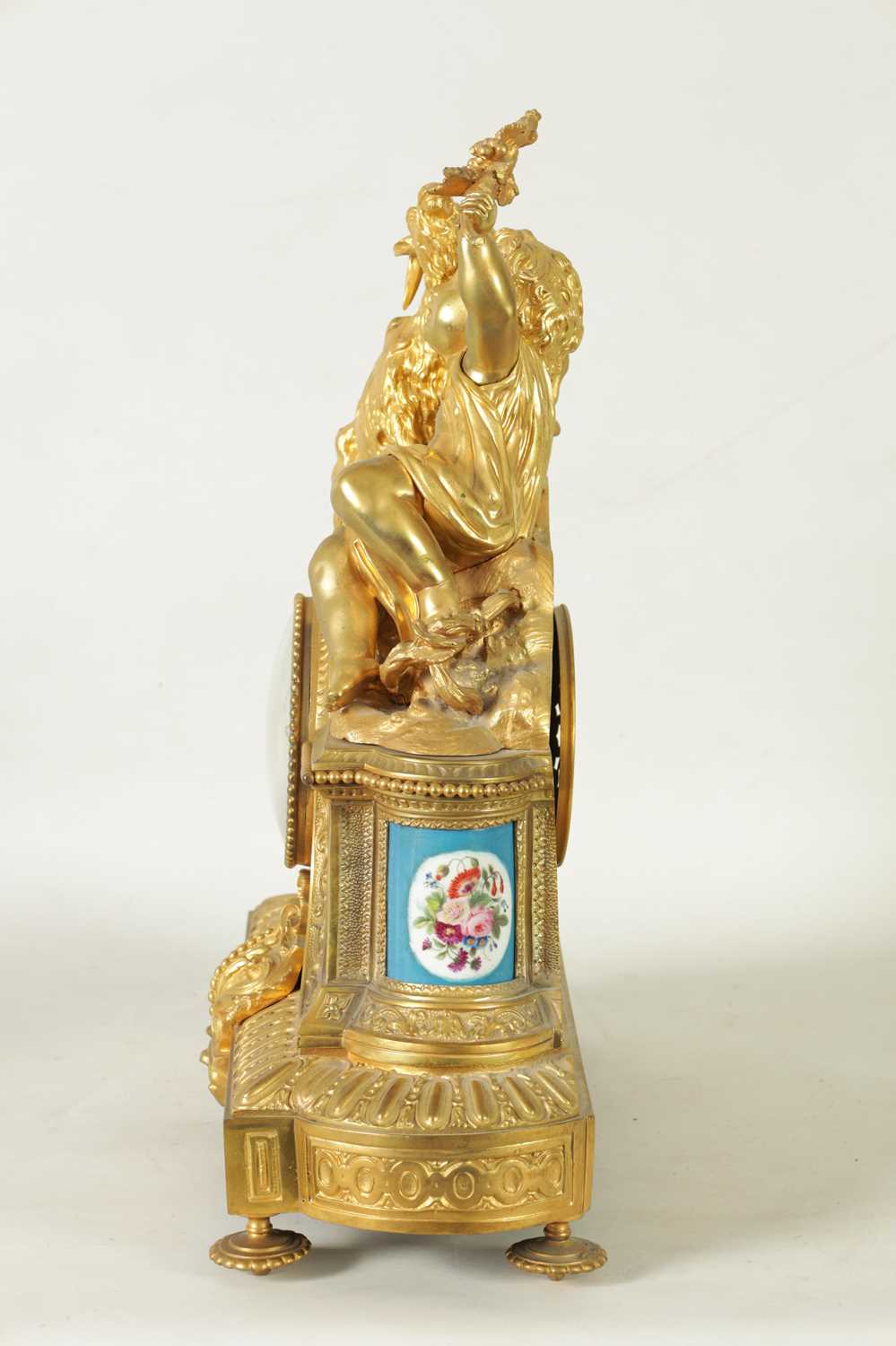 CHARLES OUDIN, A PARIS. A LATE 19TH CENTURY FRENCH ORMOLU AND PORCELAIN PANELLED MANTEL CLOCK - Image 8 of 11