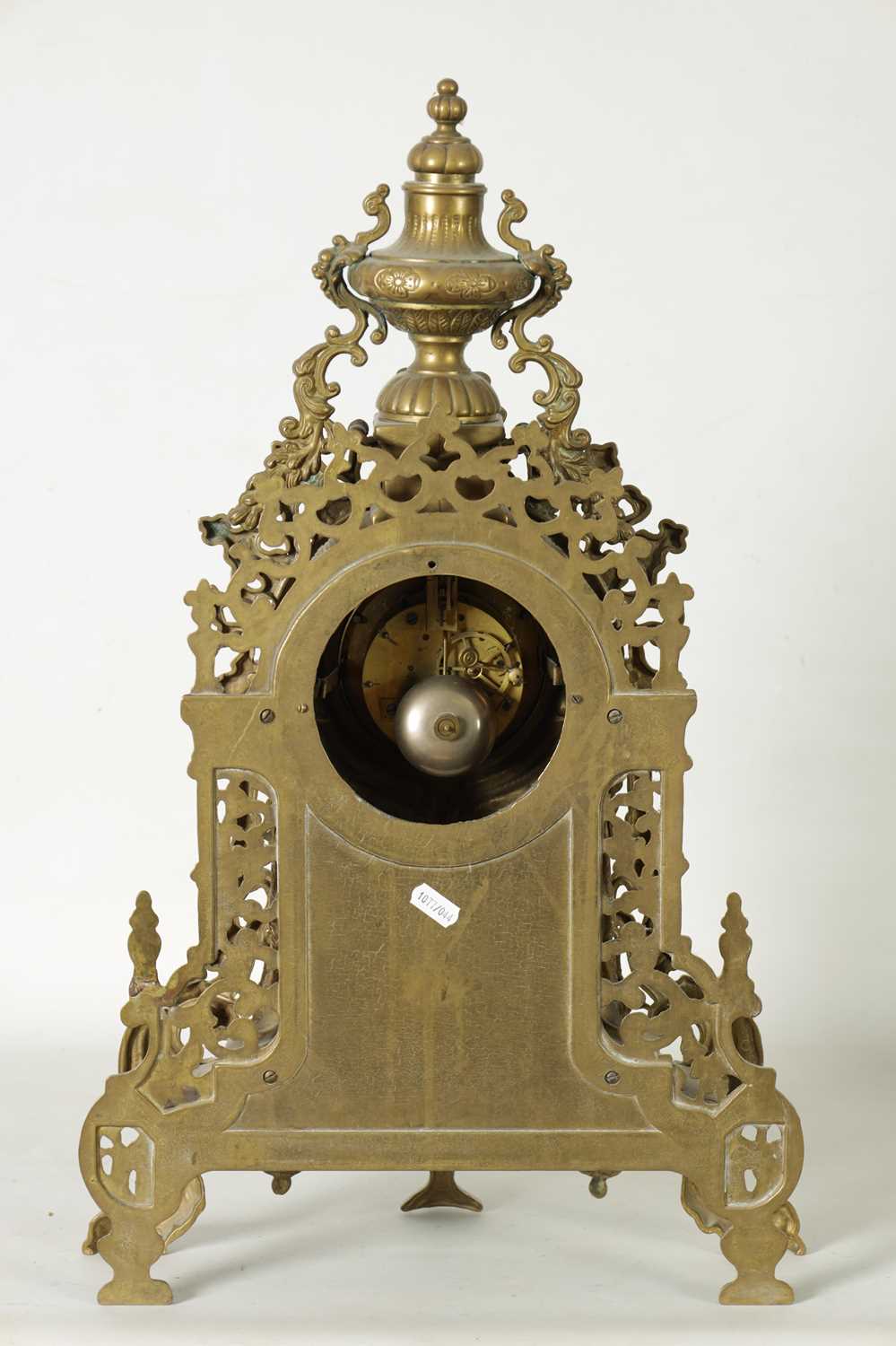 A LATE 19TH CENTURY FRENCH ORNATE AND PIERCED BRASS MANTEL CLOCK OF LARGE SIZE - Image 6 of 8