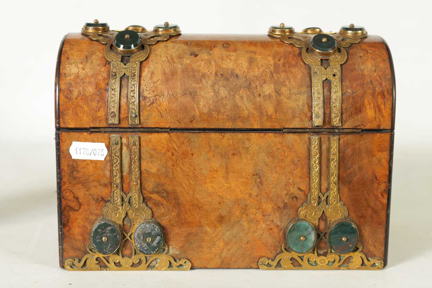 A FINE 19TH CENTURY FRENCH FIGURED WALNUT AND ENGRAVED STRAPPED BRASS MOUNTED STATIONARY BOX - Image 10 of 10