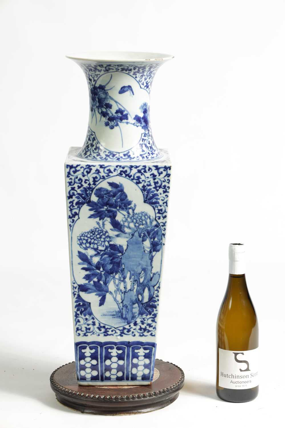 A GOOD 18TH/19TH CENTURY CHINESE BLUE AND WHITE PORCELAIN SQUARE TAPERING VASE - Image 2 of 19