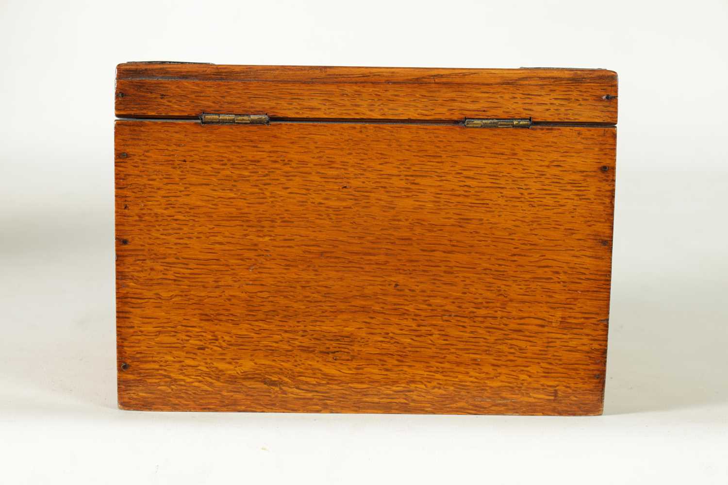 A 19TH CENTURY OAK AND BRASS MOUNTED STATIONARY BOX - Image 8 of 12