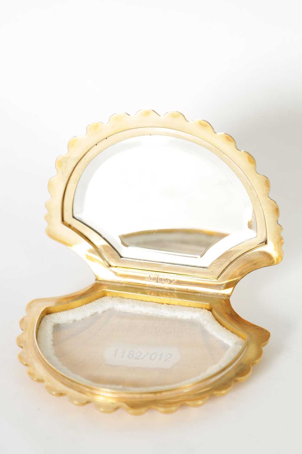 A 9CT .375 HALLMARKED GOLD POWDER COMPACT BY ASPREY - Image 3 of 8