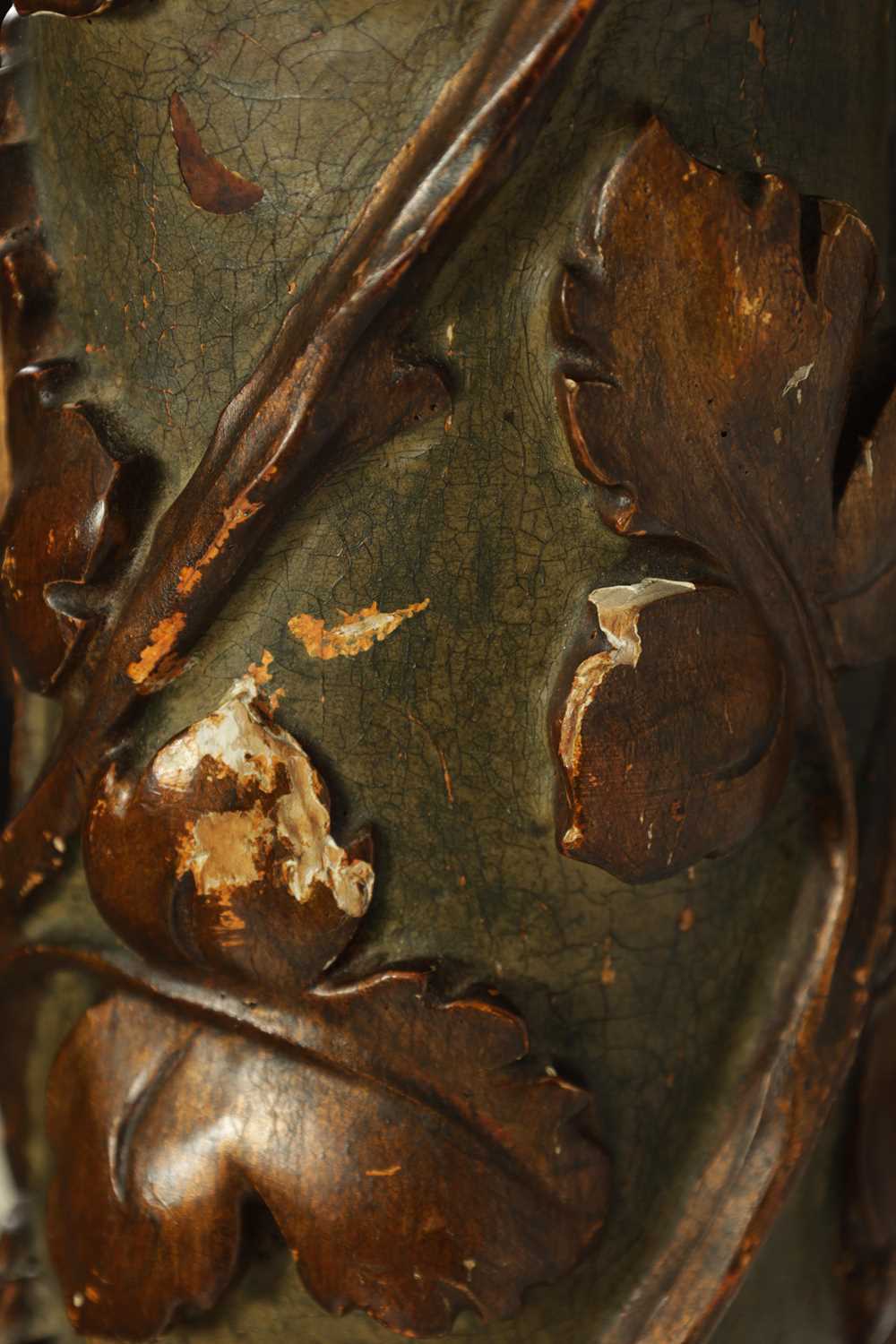 A 19TH CENTURY CARVED GILT WOOD TORCHERE - Image 7 of 8