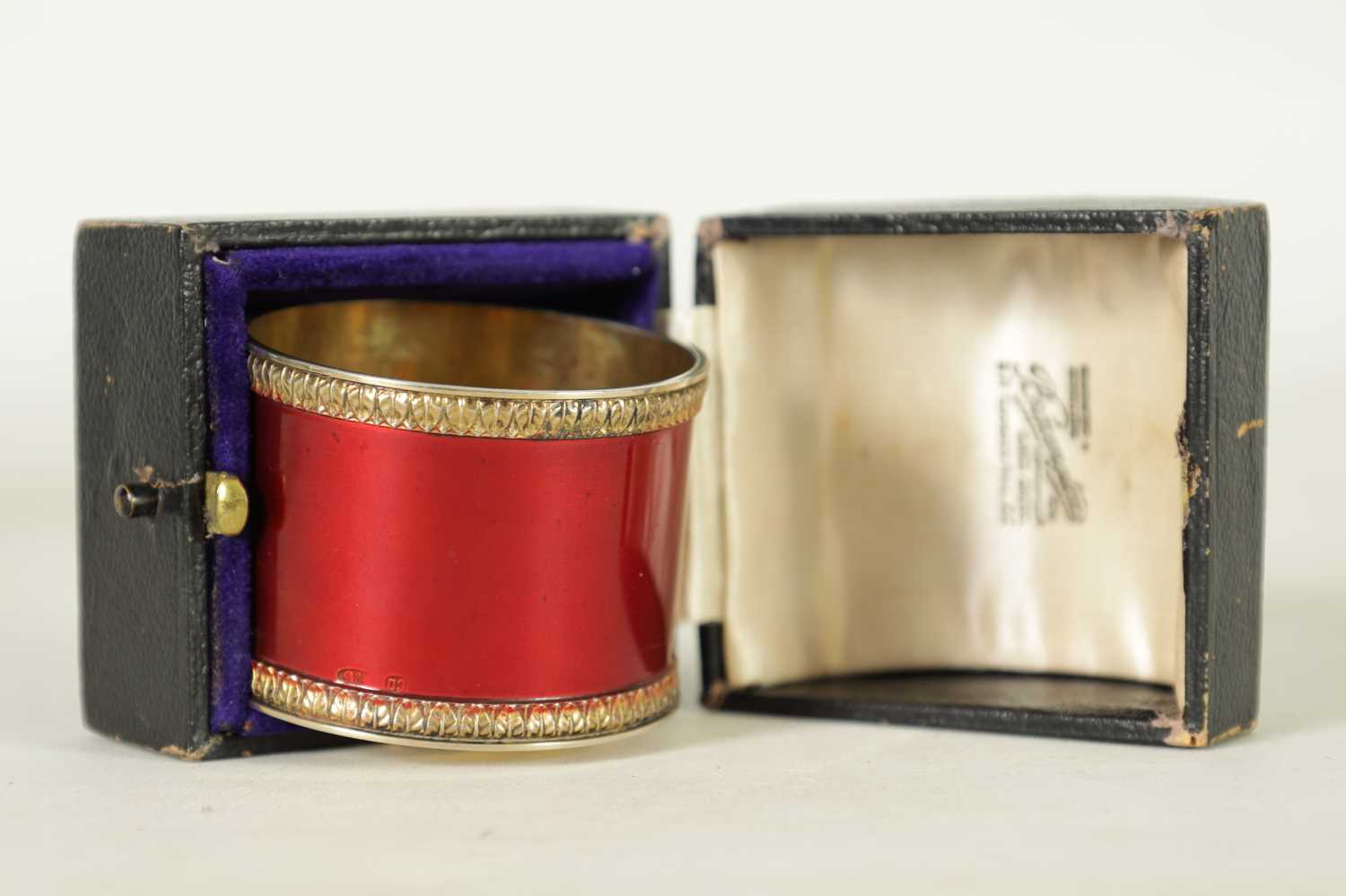 A LATE 19TH CENTURY RUSSIAN SILVER GILT AND GUILLOCHE ENAMEL NAPKIN RING - Image 3 of 6