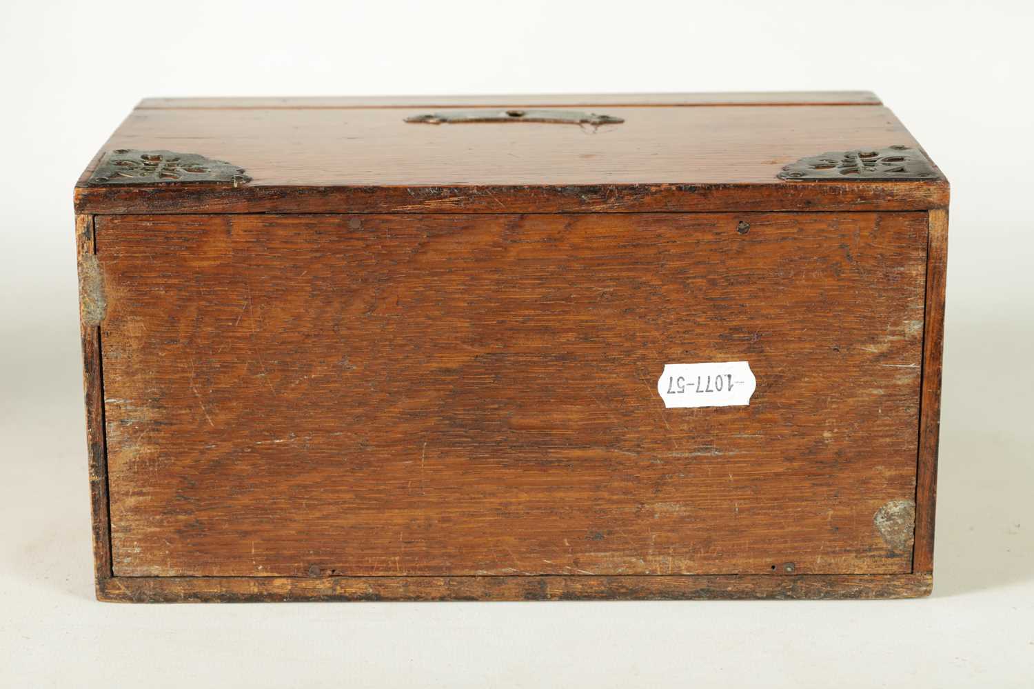 A 19TH CENTURY OAK AND BRASS MOUNTED STATIONARY BOX - Image 12 of 12