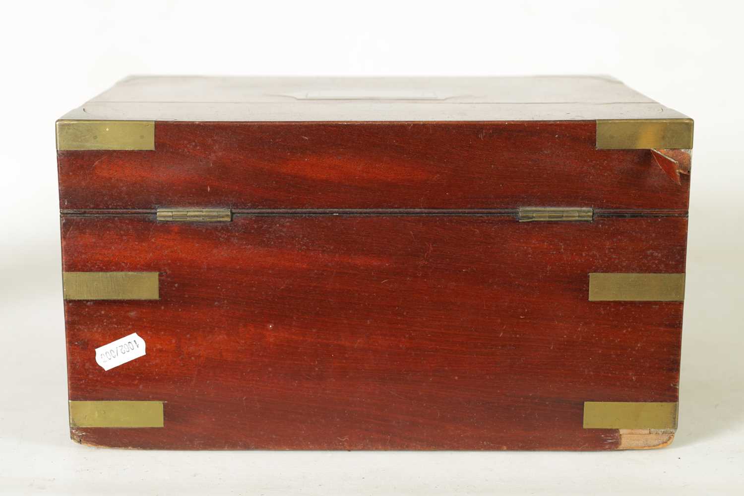 A 19TH CENTURY BRASS BOUND FLAMED MAHOGANY BOX - Image 6 of 11