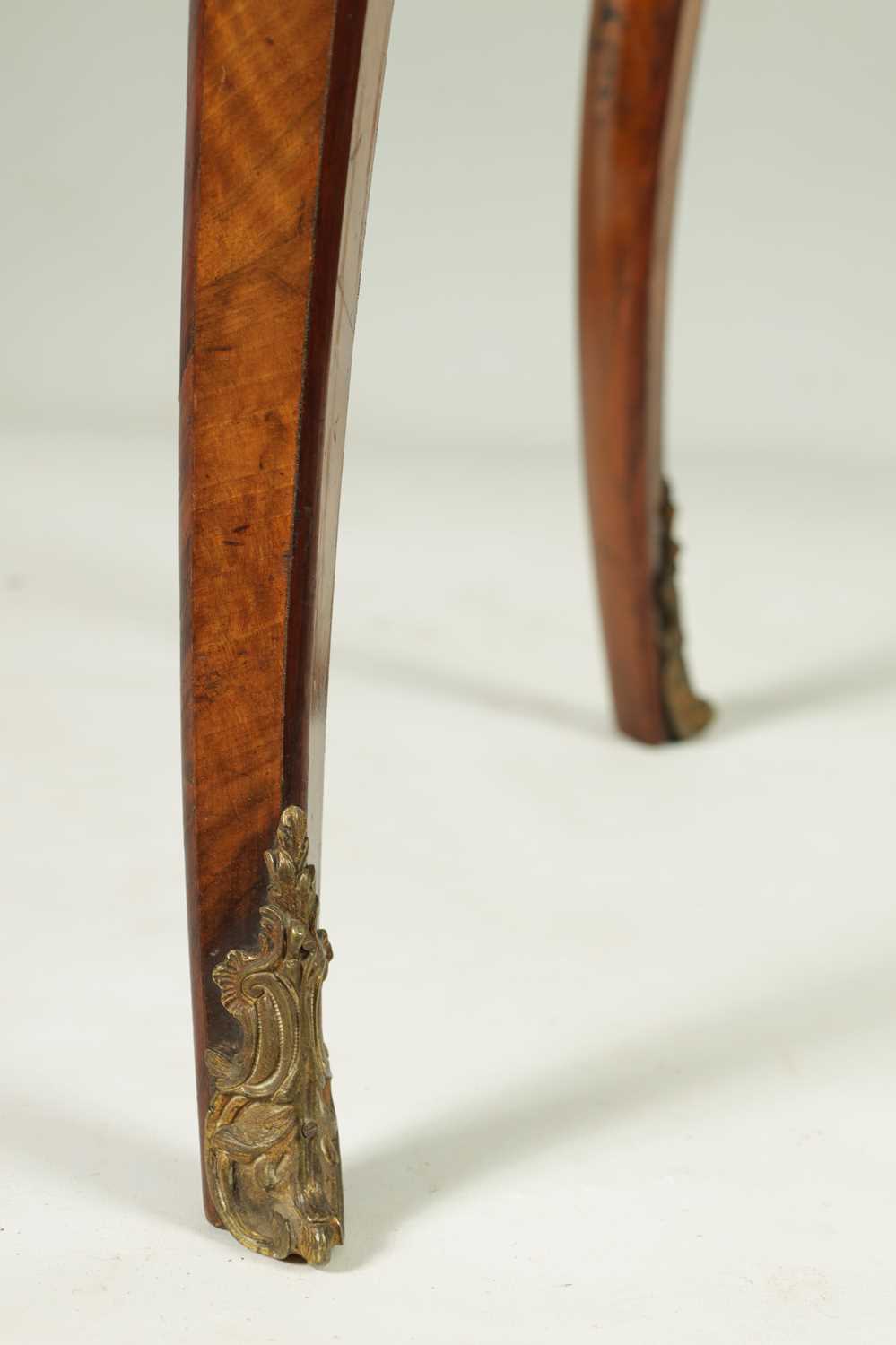 A GOOD 19TH CENTURY WALNUT, MARQUETRY AND MOTHER OF PEARL INLAID ENGLISH SERPENTINE ORMOLU MOUNTED T - Image 7 of 8