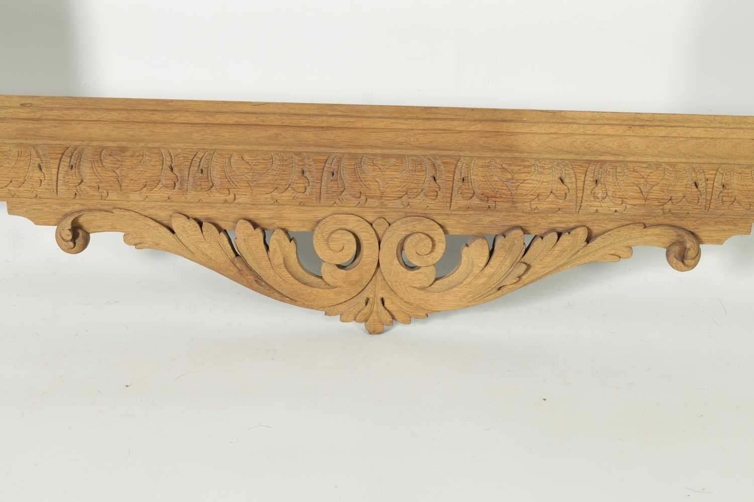 A LATE 19TH CENTURY CARVED OAK BLACK FOREST FRAME - Image 5 of 6