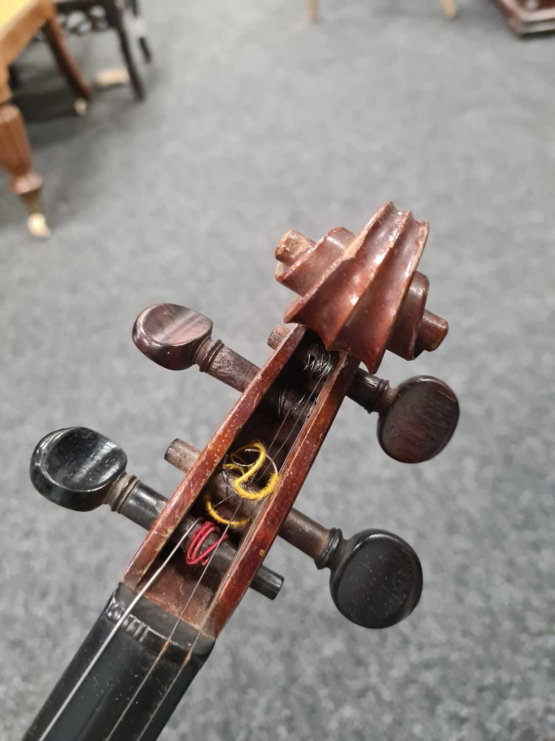 A 19TH CENTURY VIOLIN - Image 17 of 17