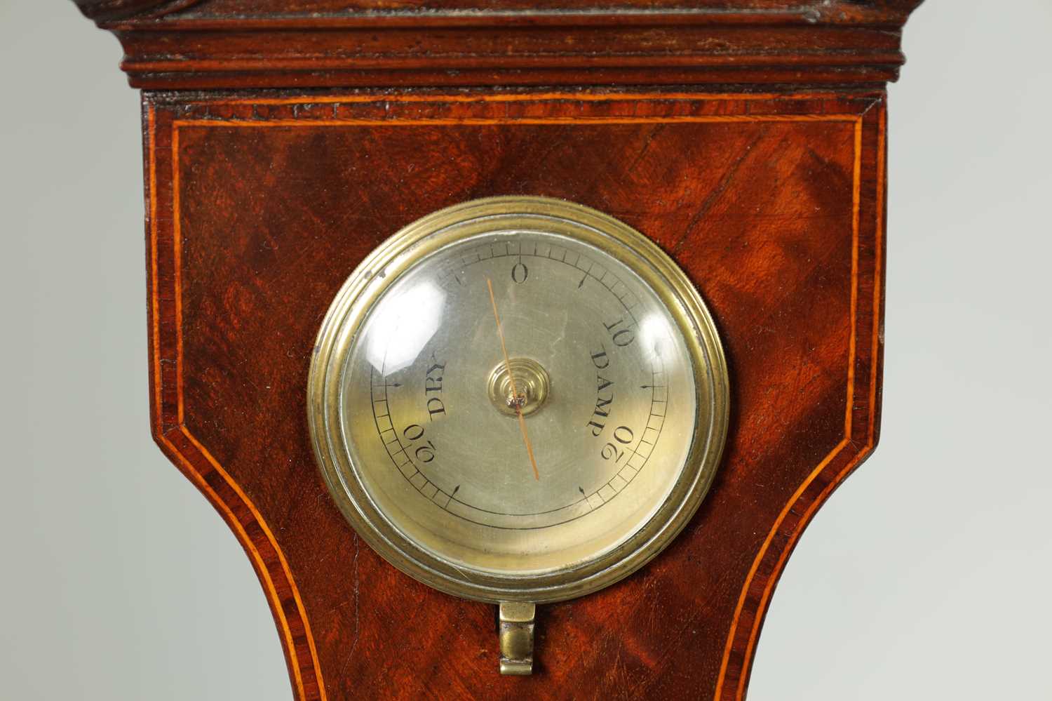 JAMES VECCHIO, NOTTINGHAM. A LATE GOERGE III FIGURED MAHOGANY WHEEL BAROMETER - Image 5 of 9