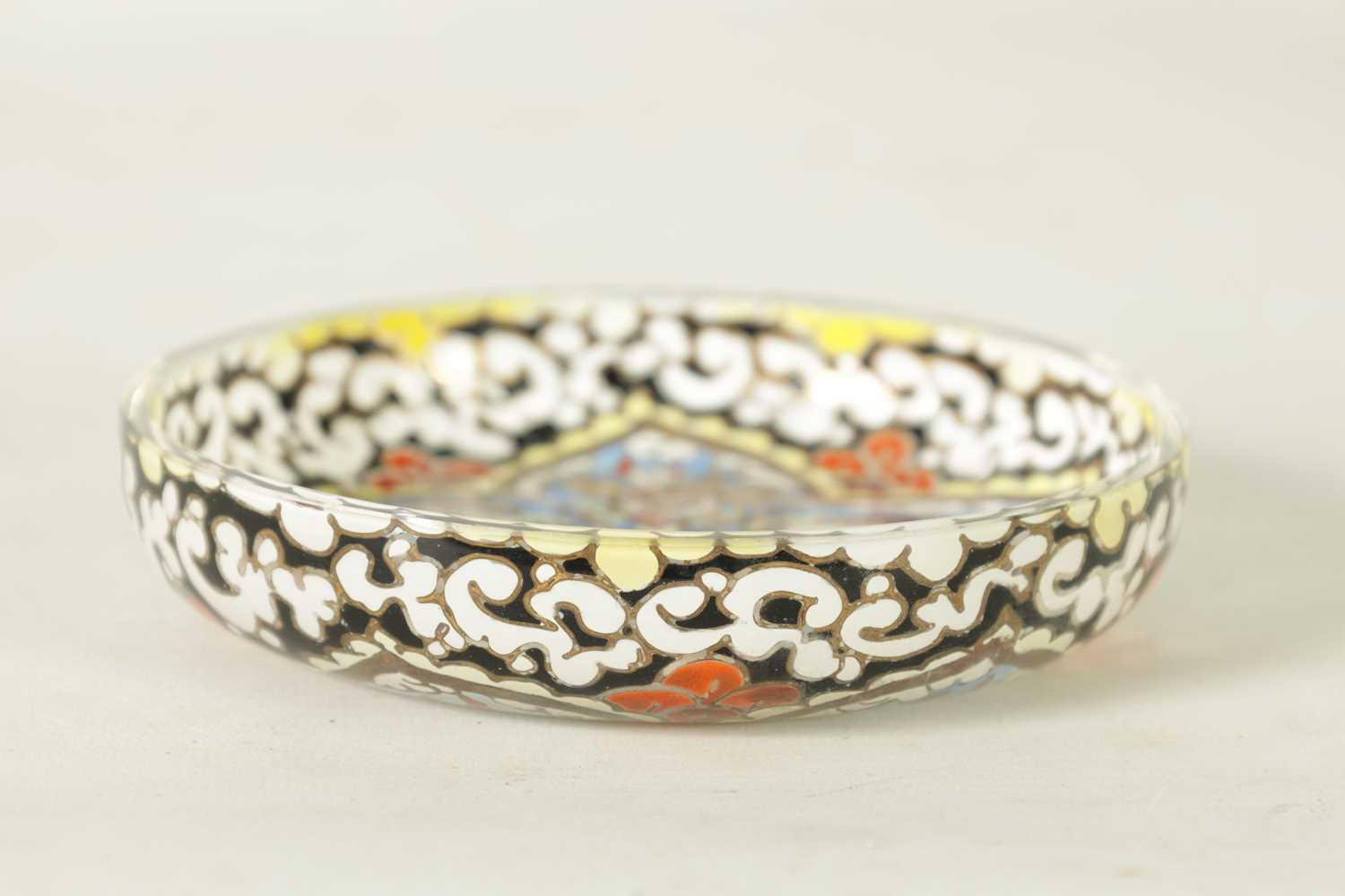 A LATE 19TH CENTURY CONTINENTAL ENAMELLED SHALLOW GLASS DISH - Image 5 of 6