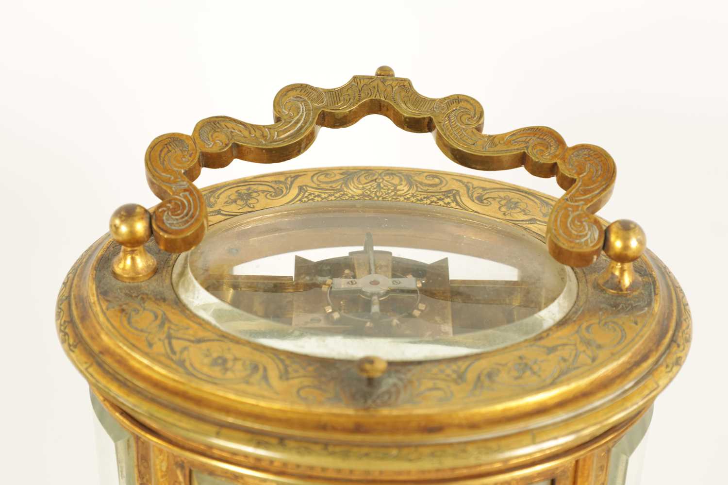 A LATE 19TH CENTURY OVAL ENGRAVED GILT BRASS CARRIAGE CLOCK REPEATER - Image 3 of 9