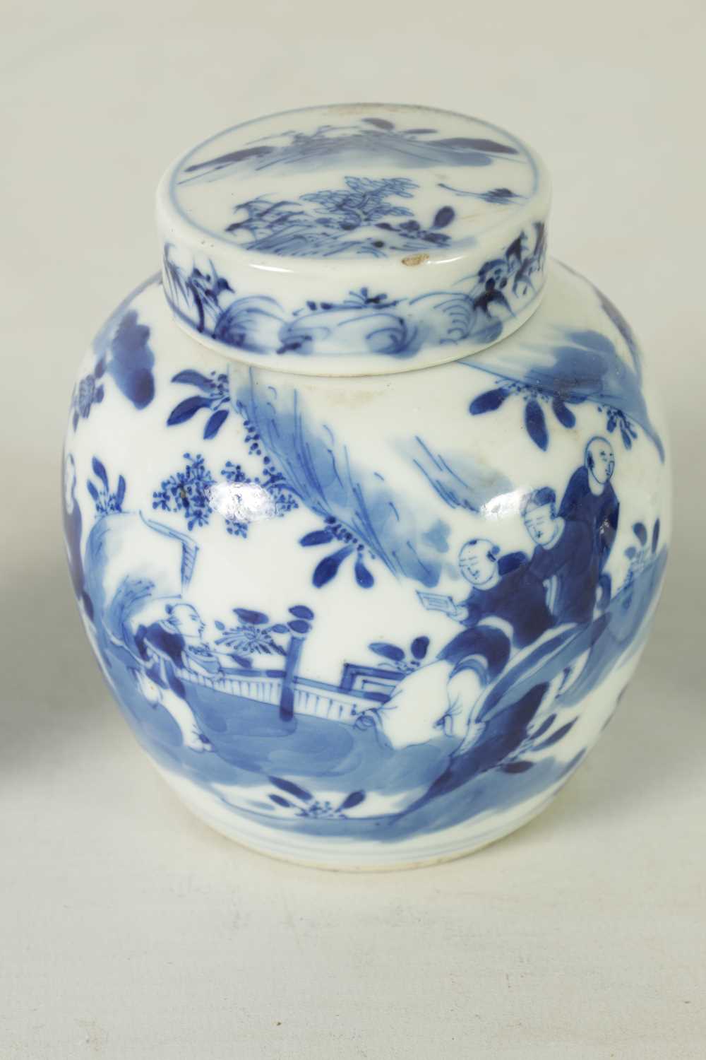 THREE PIECES OF CHINESE BLUE AND WHITE PORCELAIN - Image 4 of 11