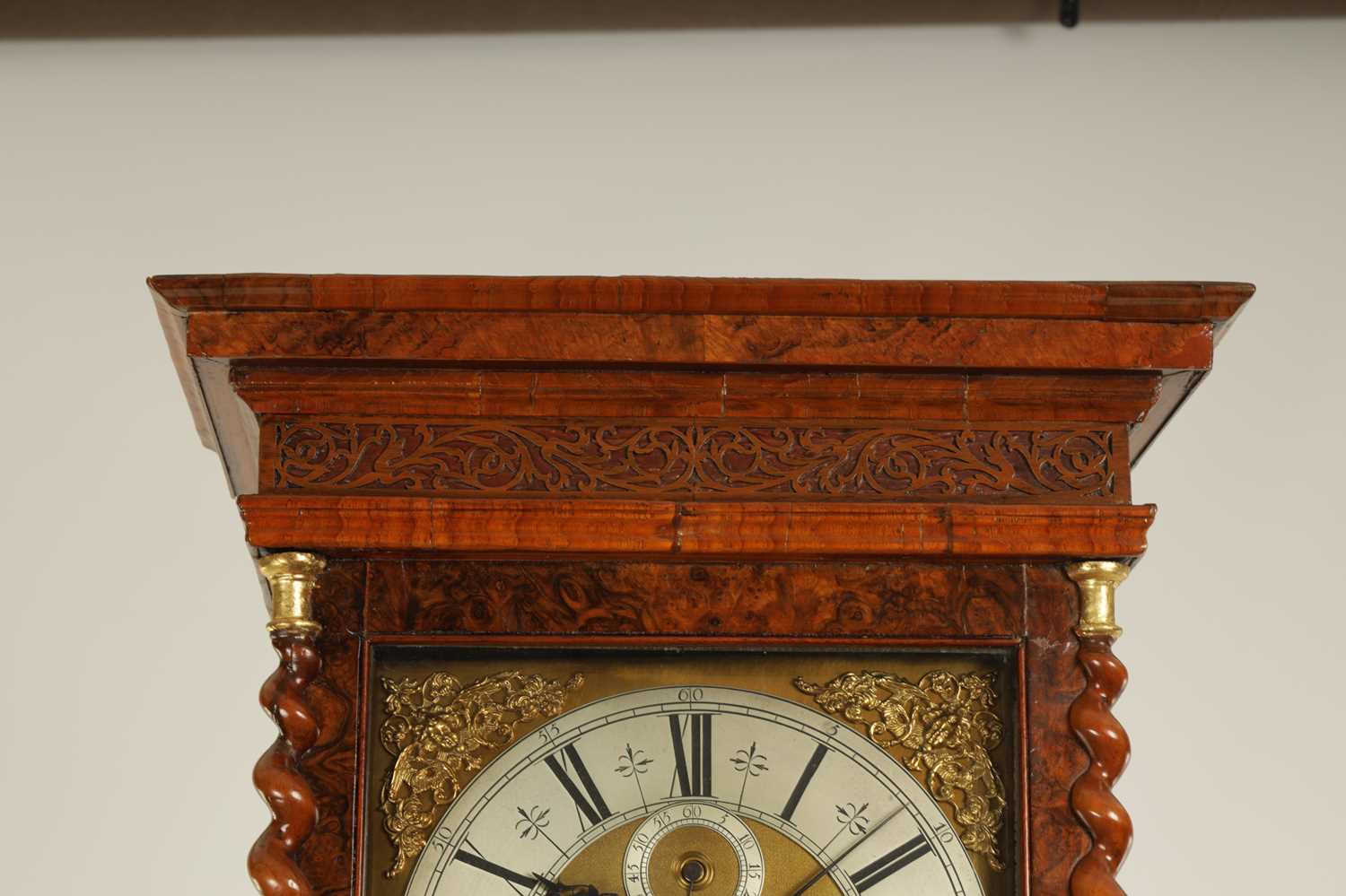 JOHN ANDREWS, LONDINI FECIT. A LATE 17TH CENTURY BURR WALNUT 11” LONGCASE CLOCK - Image 7 of 8