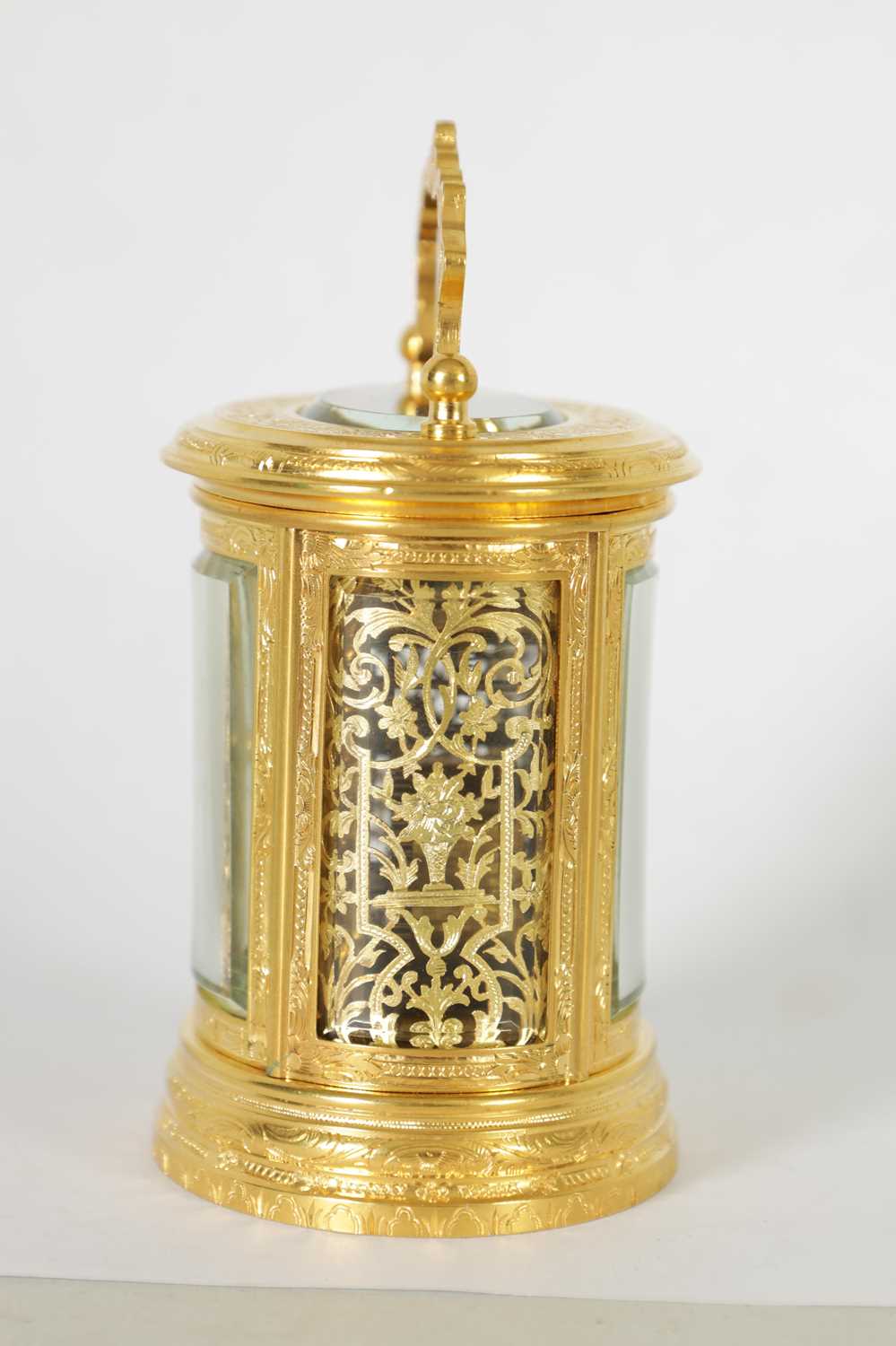 A LATE 19TH CENTURY FRENCH MINIATURE ENGRAVED OVAL CARRIAGE CLOCK - Image 5 of 9