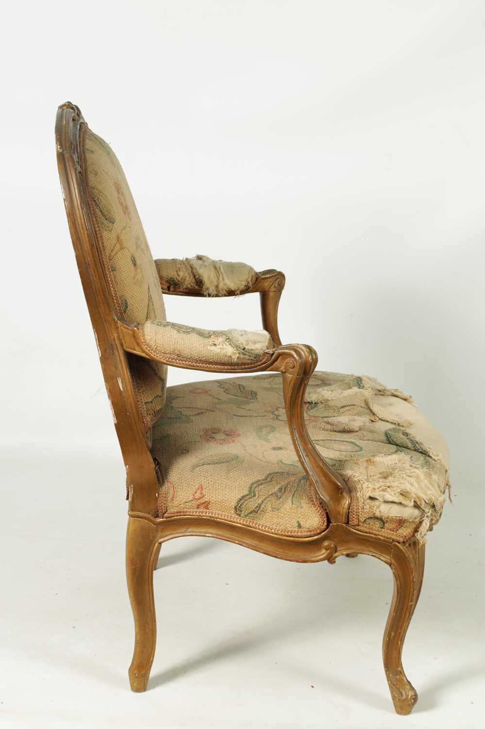 JEAN BAPTISTE TILLIARD AN 18TH CENTURY FRENCH CARVED GILT WOOD UPHOLSTERED OPEN ARMCHAIR - Image 8 of 13