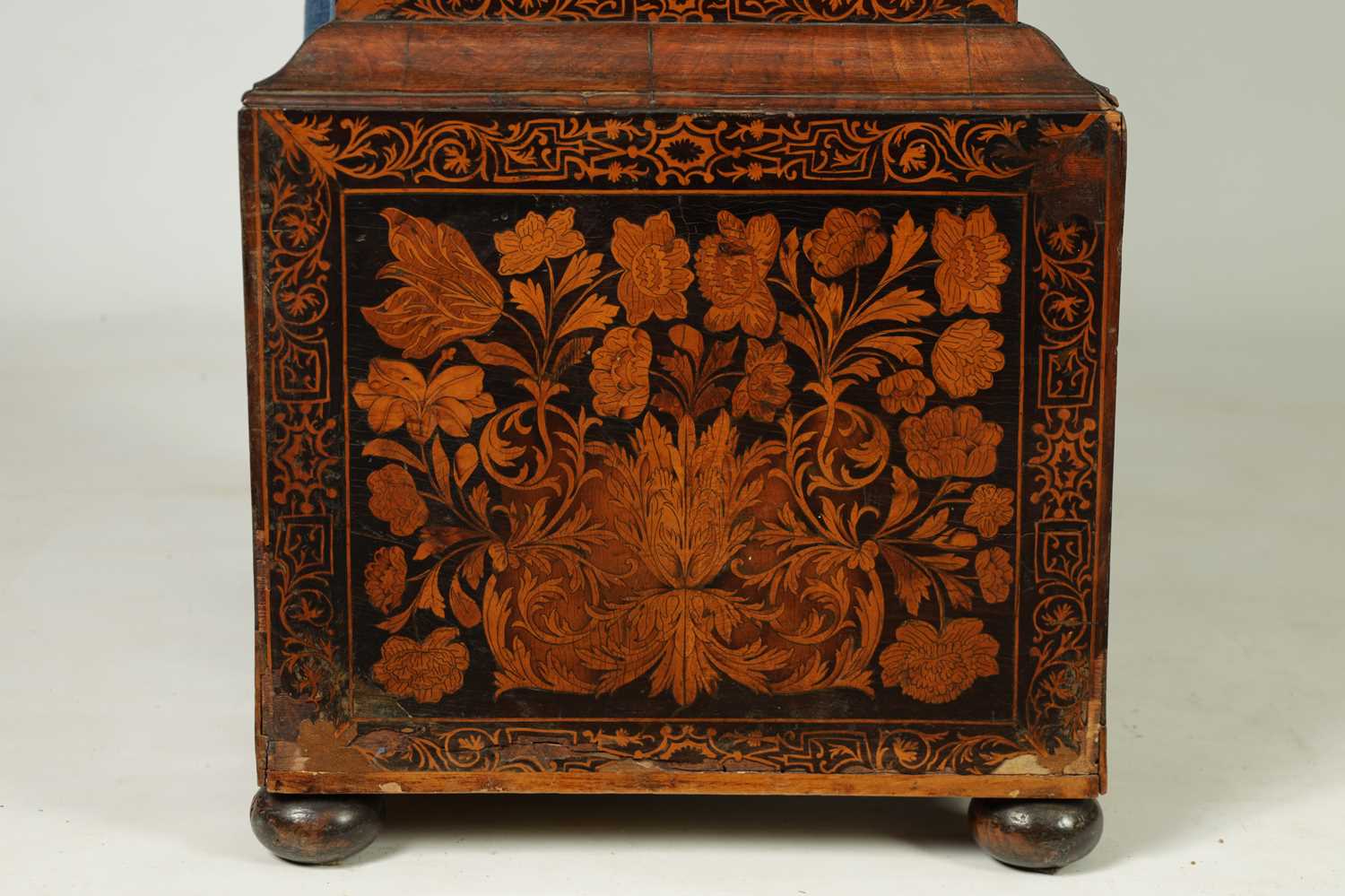 FAB.N ROBINS, MOOREFEILDS (LONDON). A WILLIAM AND MARY WALNUT AND PANELLED FLORAL MARQUETRY EIGHT-DA - Image 6 of 14