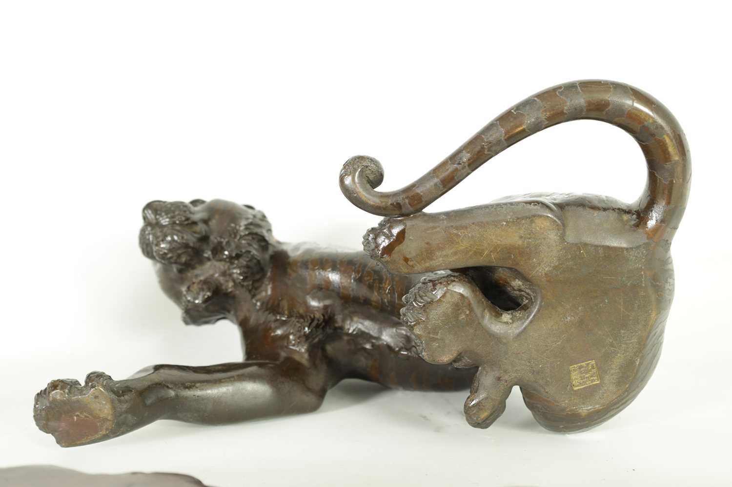 AN UNUSUAL JAPANESE MEIJI PERIOD BRONZE SCULPTURE OF A SEATED TIGER - Image 11 of 11