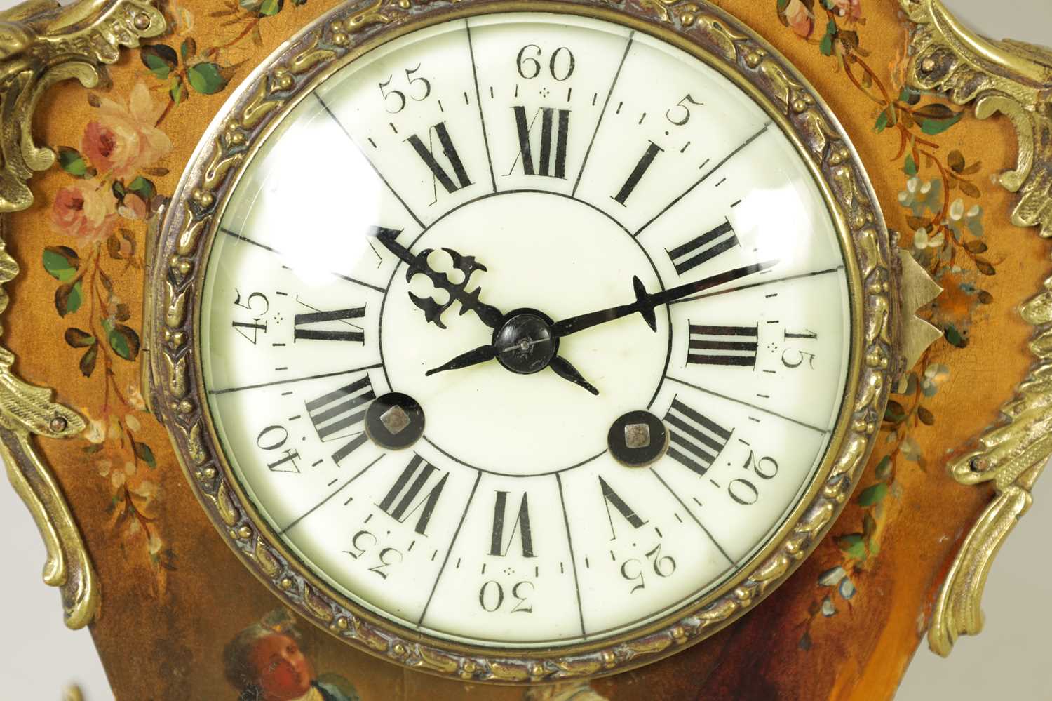 A LATE 19TH CENTURY FRENCH ORMOLU MOUNTED 'VERNIS MARTIN' MANTEL CLOCK - Image 5 of 13