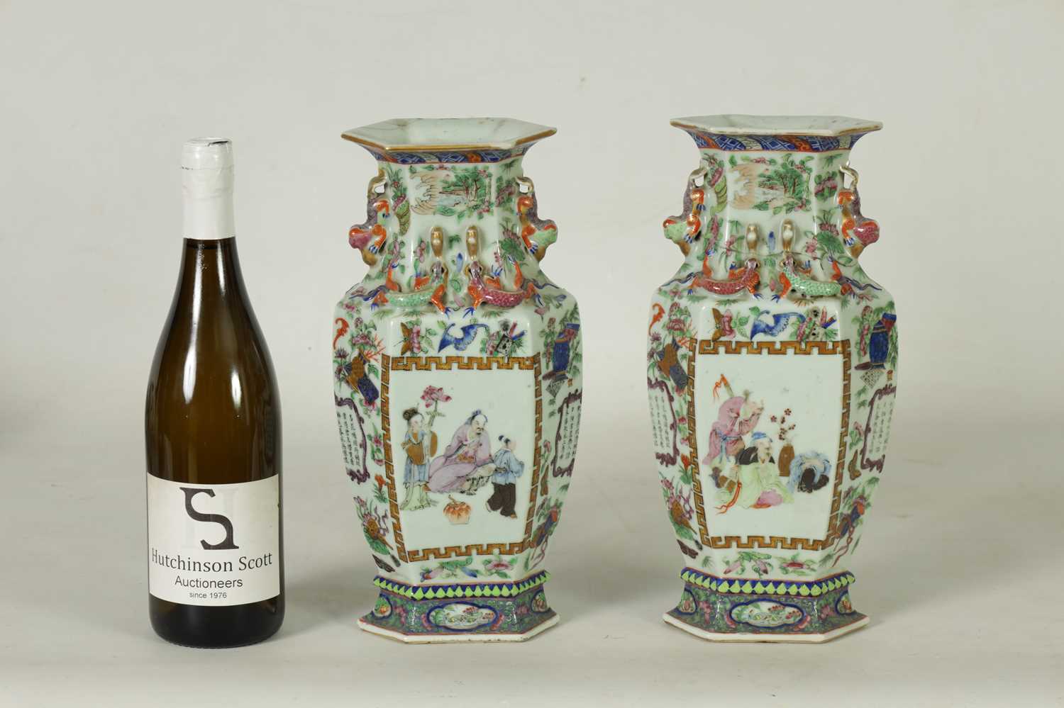 A PAIR 19TH CENTURY CHINESE CANTON FAMILLE ROSE SHAPED RECTANGULAR POLYCHROME VASES - Image 2 of 15