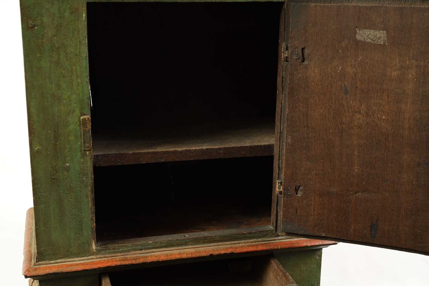 AN 18TH CENTURY FRENCH PAINTED HANGING WALL CUPBOARD - Image 3 of 9