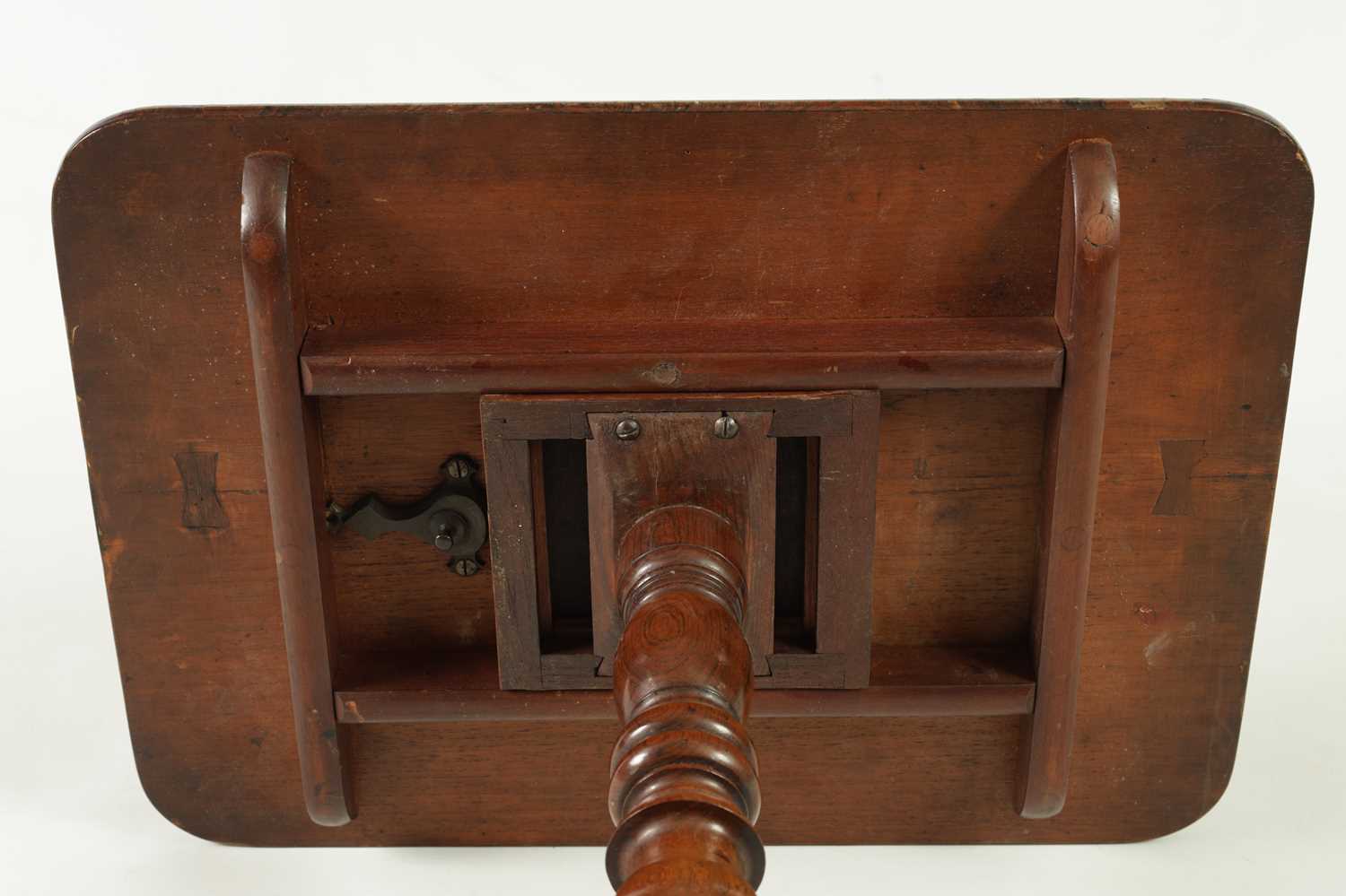 A 19TH CENTURY SPECIMEN INLAID AND ROSEWOOD OCCASIONAL TABLE - Image 8 of 10