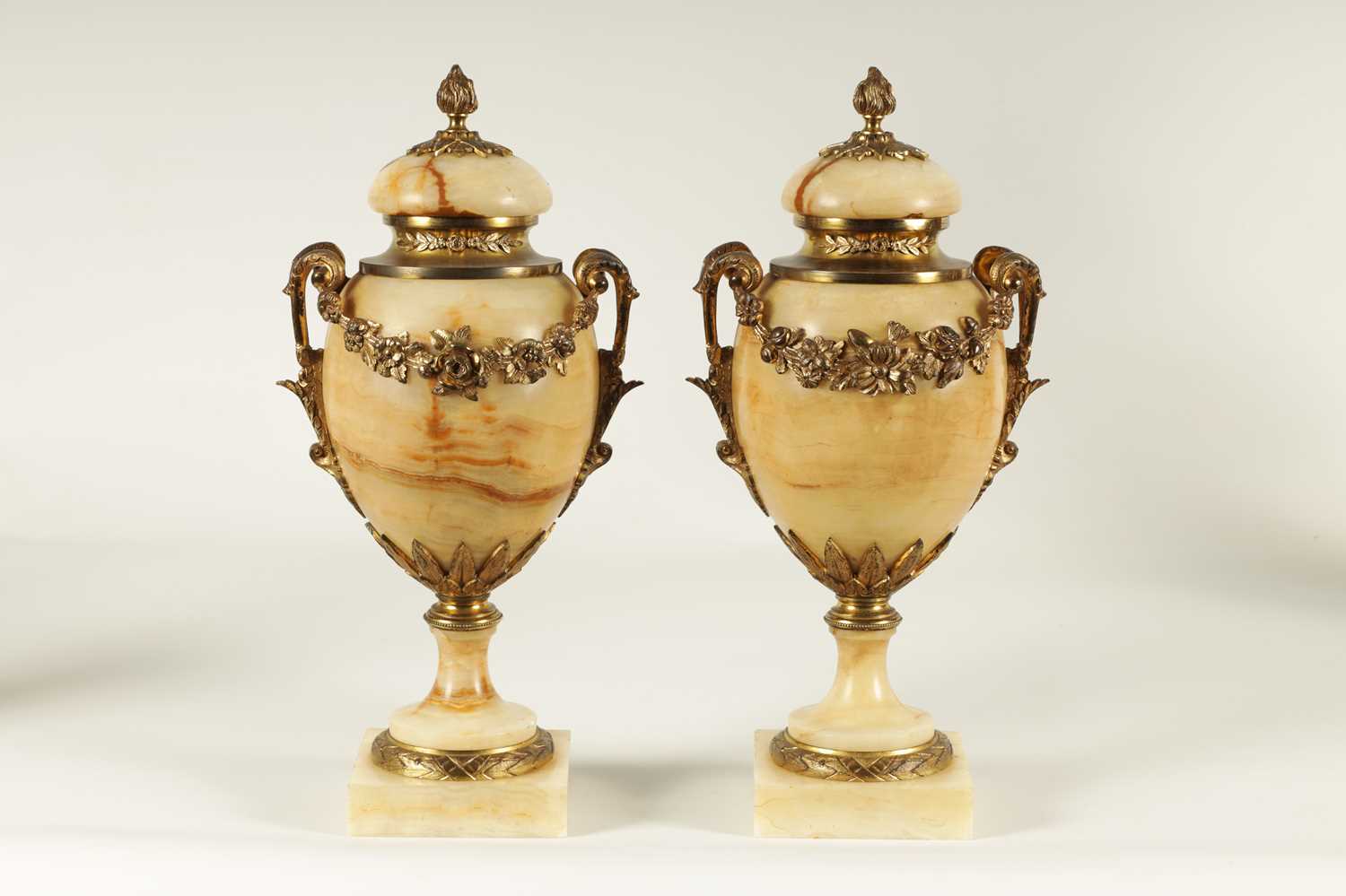 A PAIR OF 19TH CENTURY FRENCH SIENA MARBLE AND ORMOLU MOUNTED CASSOLETTES - Image 10 of 13