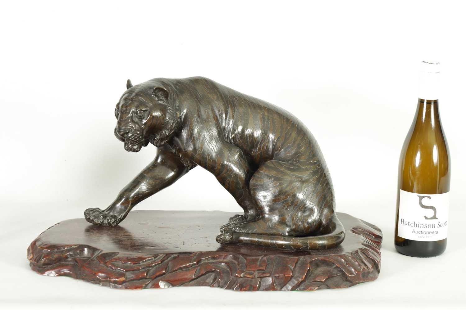 AN UNUSUAL JAPANESE MEIJI PERIOD BRONZE SCULPTURE OF A SEATED TIGER - Image 2 of 11