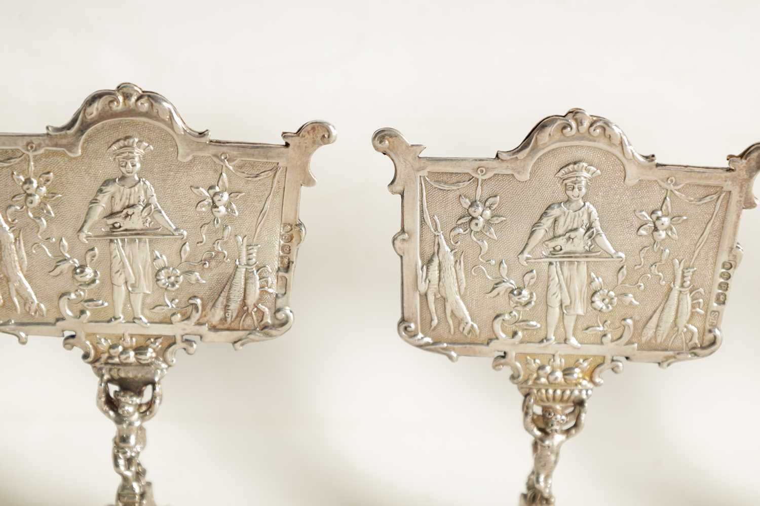 A SET OF EIGHT LATE 19TH CENTURY CONTINENTAL SILVER MENU HOLDERS - Image 6 of 11