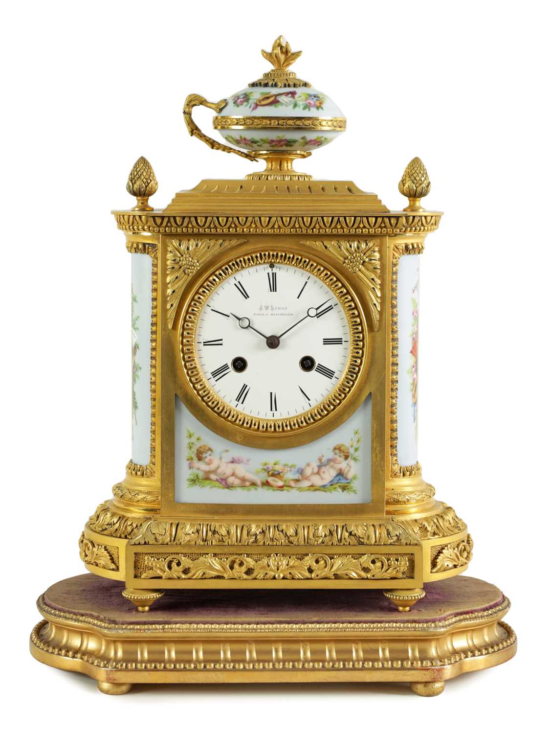 A GOOD QUALITY LATE 19TH CENTURY FRENCH ORMOLU AND PORCELAIN PANELLED MANTEL CLOCK