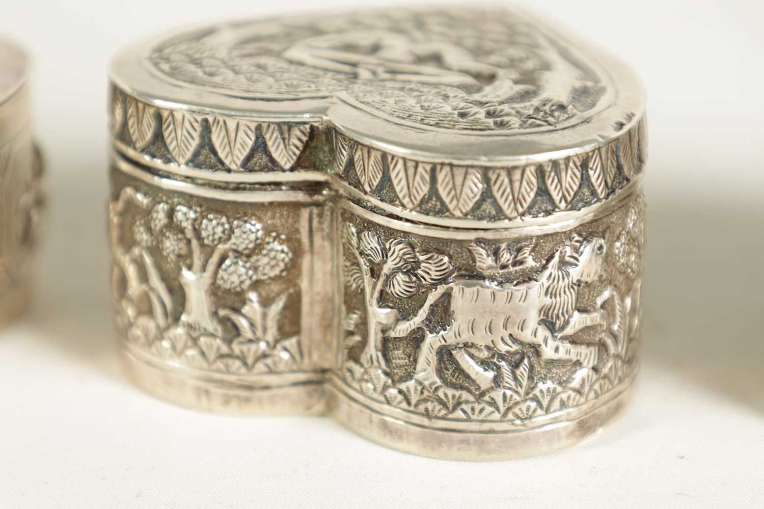 A COLLECTION OF FOUR LATE 19TH CENTURY INDIAN SILVER TRINKET BOXES - Image 7 of 14