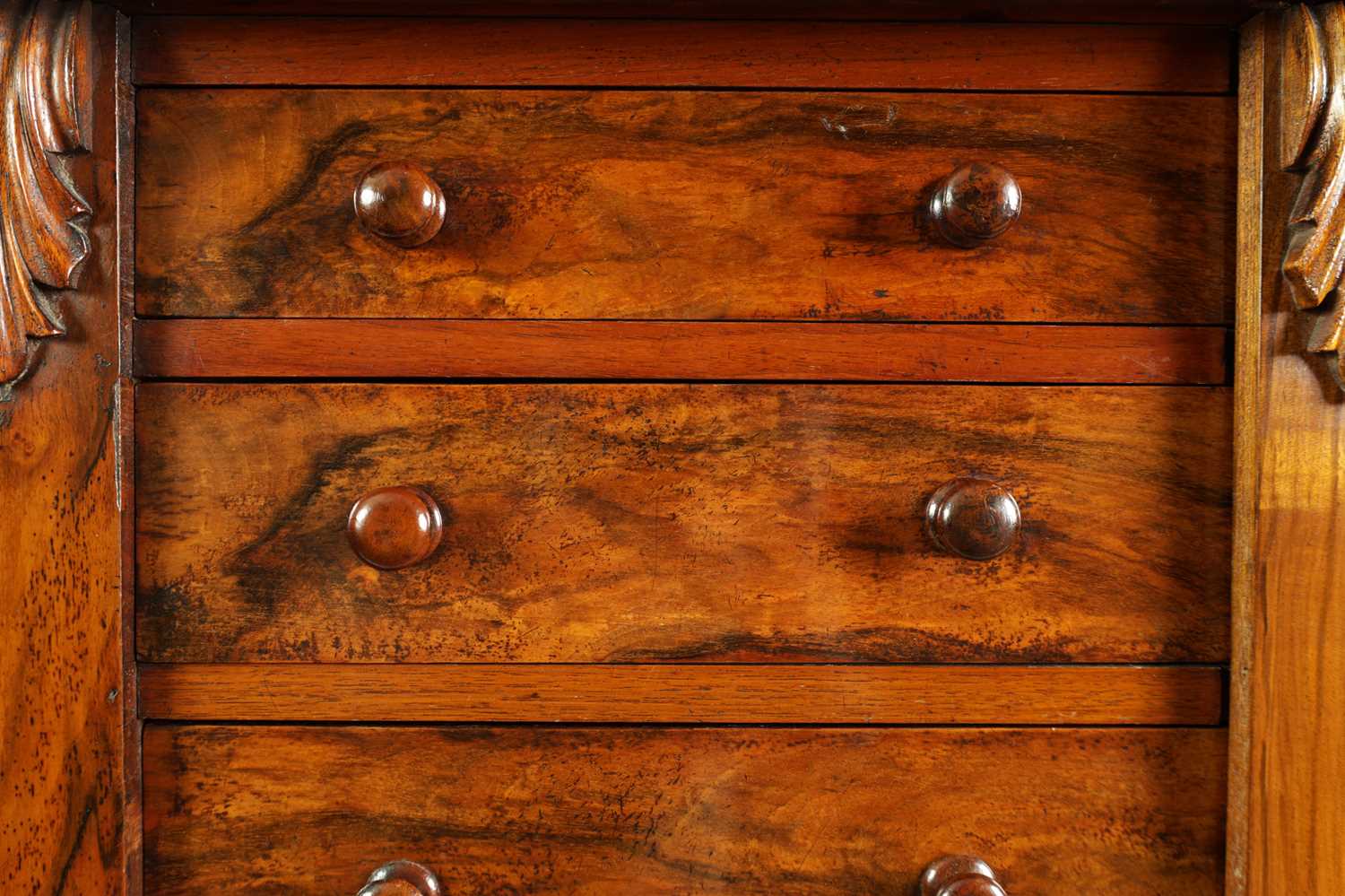 A 19TH CENTURY FIGURED WALNUT WELLINGTON CHEST - Image 5 of 10