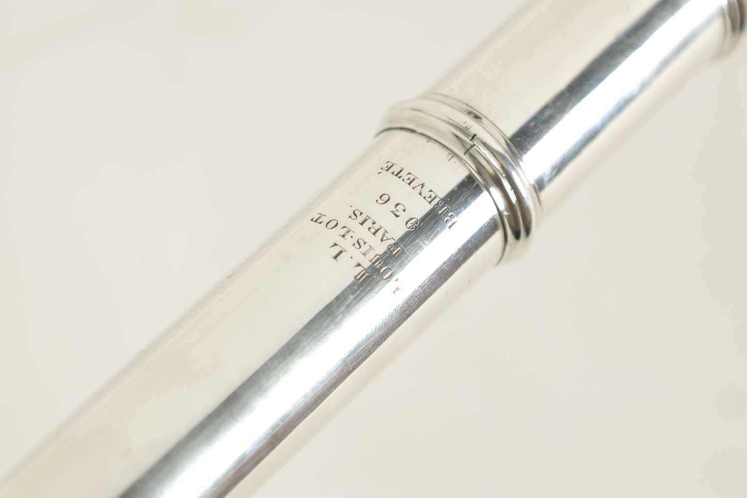 AN EARLY SOLID SILVER FLUTE BY LOUIS LOT OF PARIS NO. 936 - Image 4 of 7